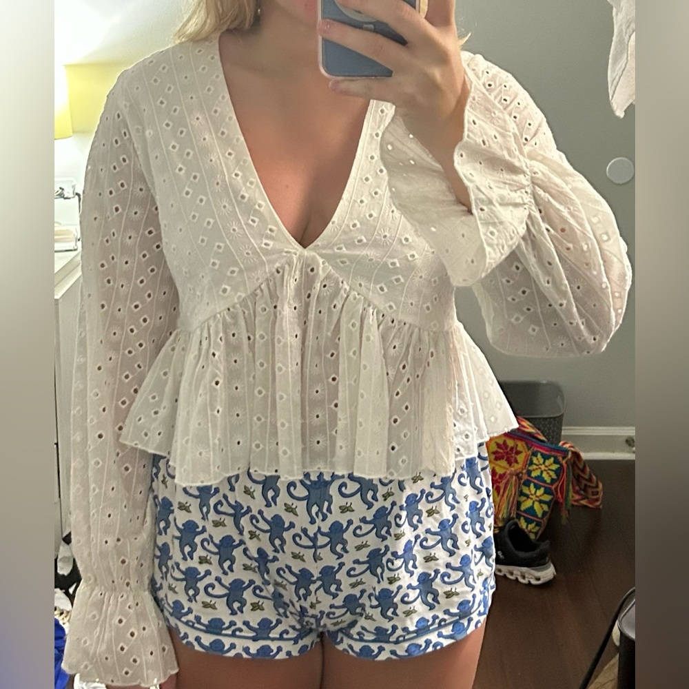 White Long Sleeve W/Small Flower Detailing with Cuff Sleeves